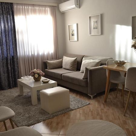 Aria Apartment Berat Luaran gambar