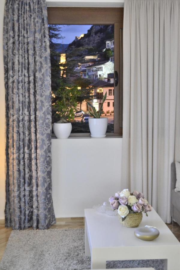 Aria Apartment Berat Luaran gambar