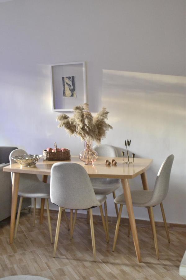 Aria Apartment Berat Luaran gambar