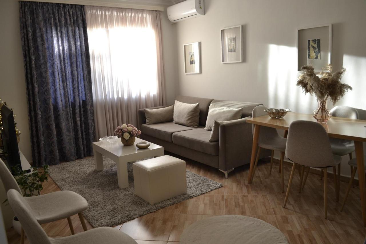 Aria Apartment Berat Luaran gambar